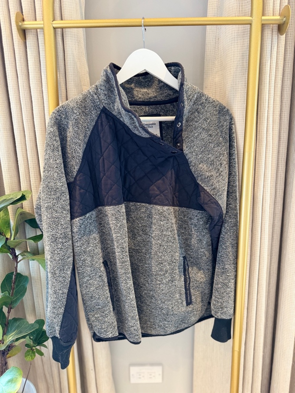 Abercrombie & Fitch Gray Fleece Pullover Jacket with Black Trim